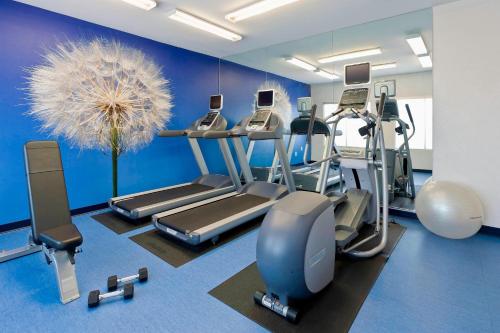 SpringHill Suites Phoenix North - image 11