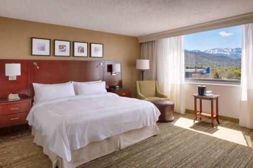 King Room with Mountain and Valley View