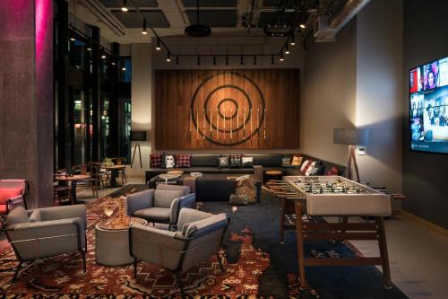 MOXY Seattle Downtown - image 6