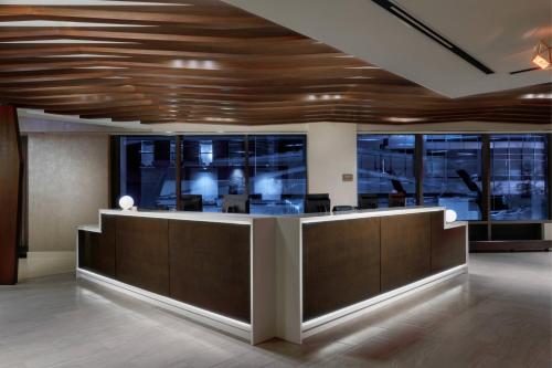 Springhill Suites By Marriott Chicago Downtown/ River North