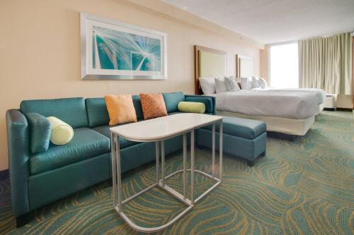 Suite with Two Double Beds and Sofa Bed image 10