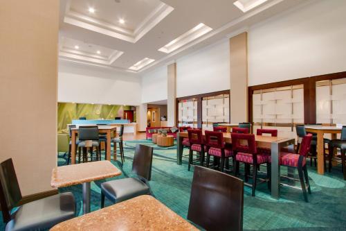 SpringHill Suites by Marriott Orlando Lake Buena Vista South - image 11