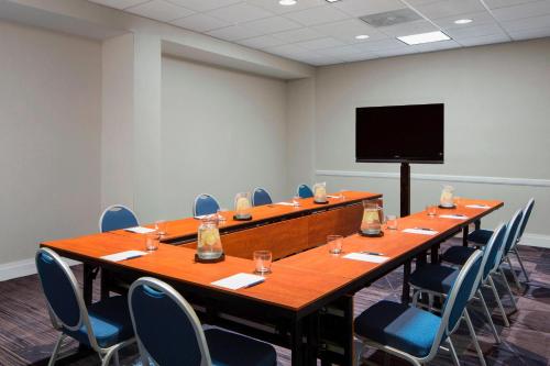 Sheraton Norfolk Waterside Hotel - image 9