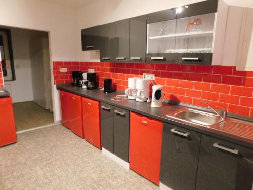 Kitchen, Haus Astenblick in Winterberg Ferienwohnungen mit Gastraum Wanderveranstaltungen und Familienfeiern in Langewiese