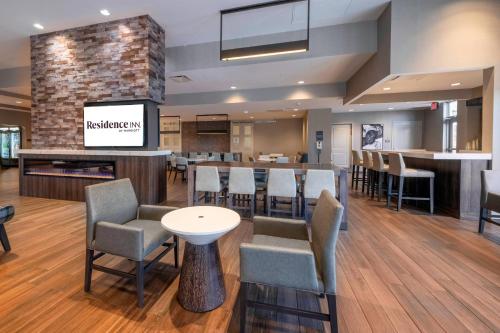 Residence Inn by Marriott Richmond at the Notch - image 11