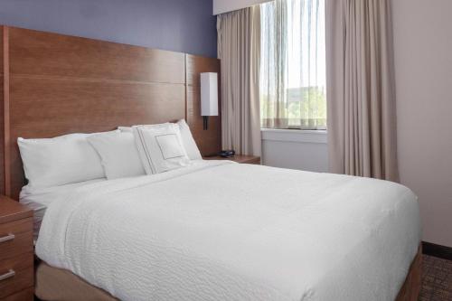 1 king bed, 1 queen bed, 1 sofa bed