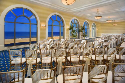 Sheraton Oceanfront Hotel - image 11