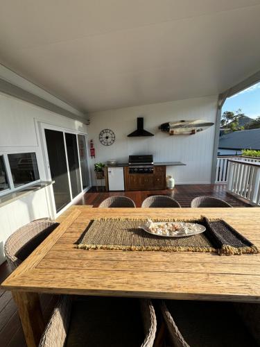 Shoaly House - A Spacious Oasis in Shoal Bay