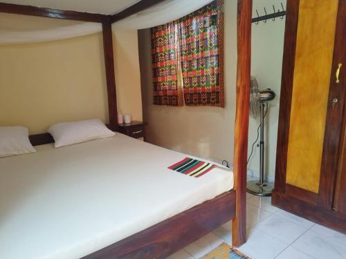 Senegambia Birding Lodge - Full board - Bird Photohide in Kunkujang Jattaya