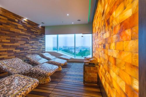 Gyógyfürdő, Sheraton Novi Sad in Telep