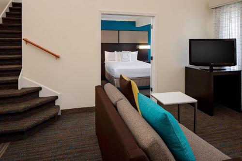 2 bedrooms, 3 beds
