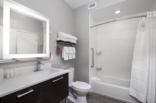 TownePlace Suites by Marriott Houston Hobby Airport - image 8