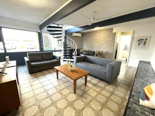 Tropicana Motel in Gold Coast