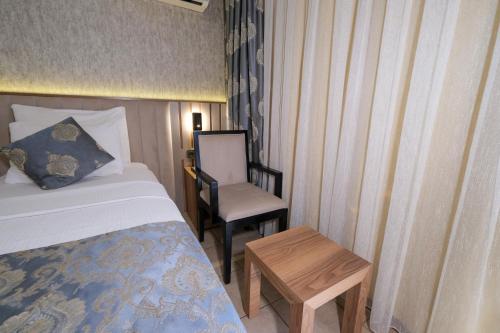 Standard Double Room image 10