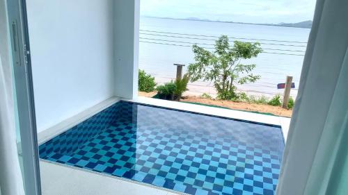 Swimming pool, โล๊ะน้ำ วิลล่า in Koh Sukon