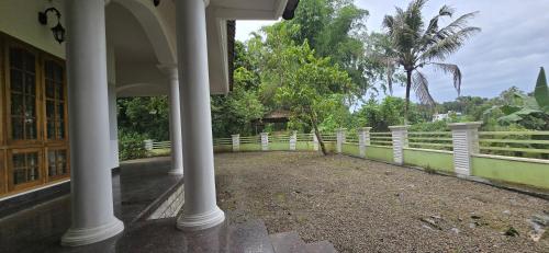 Oak springs Riverside home 3 bed Room in Aranmula