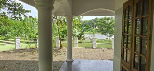 Oak springs Riverside home 3 bed Room in Aranmula
