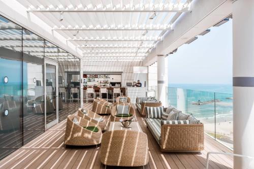 Bar/ Salón, The Ritz-Carlton, Herzliya in Herzliya
