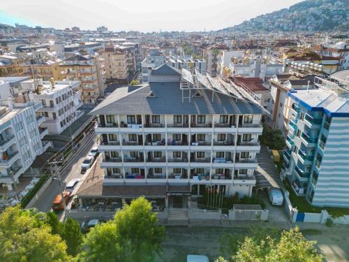 Kandelor Hotel - image 14