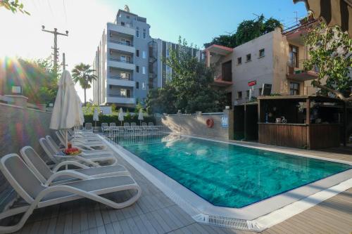 Kandelor Hotel - image 11