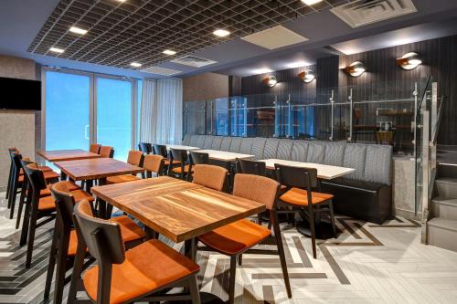 SpringHill Suites by Marriott New York Midtown Manhattan/Park Ave - image 7