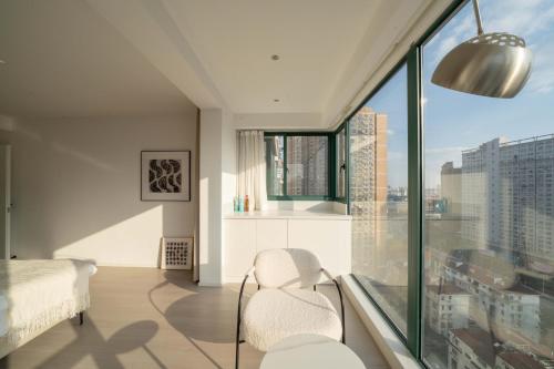 Book and Bed-Lujiabang