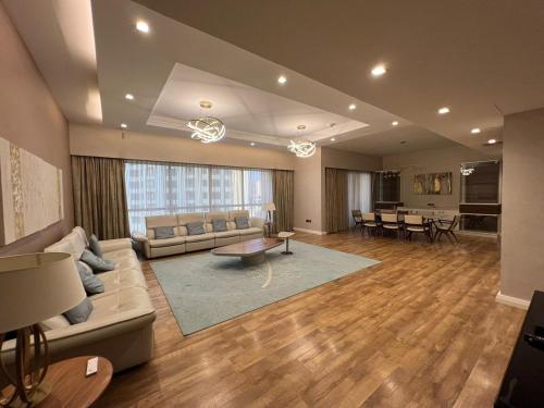 Luxurious JBR Beach Facing 4BHK, Dubai