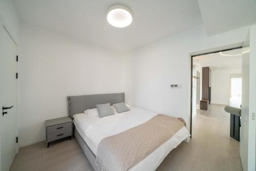 Book and Bed-Lujiabang