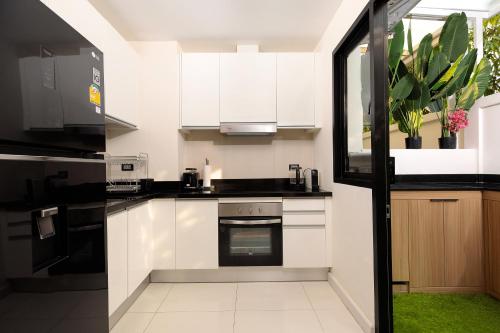 Spacious 3bd Townhouse in Laguna park - 주방