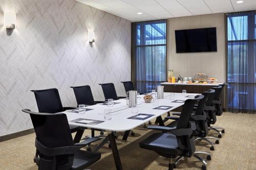 SpringHill Suites by Marriott Cleveland Independence - image 10