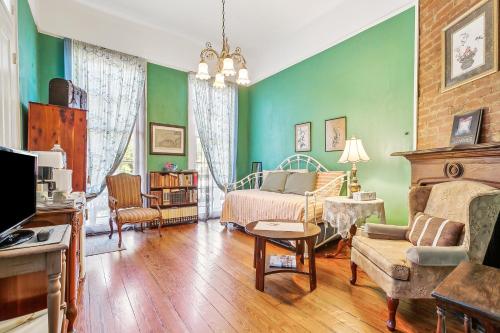Garden District Bed and Breakfast - image 13