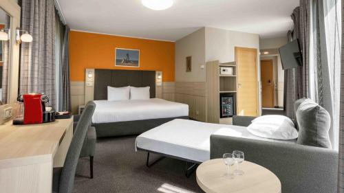 Superior Double Room image 10