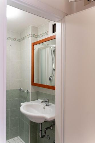 Strand Hotel - image 2