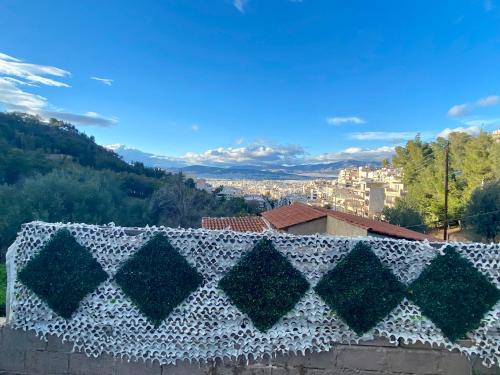 20 mins from city centre, rural house, Atenas