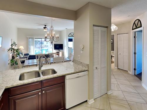 Ocean Village Club Q37 2 Bedrooms Sleeps 4 WiFi Ocean View - image 2