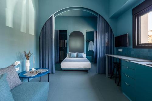 Valencia Malvarrosa beach point blue 2