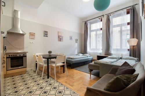 2 Bedroom Central Apt inside Gozsdu Passage, Budapest