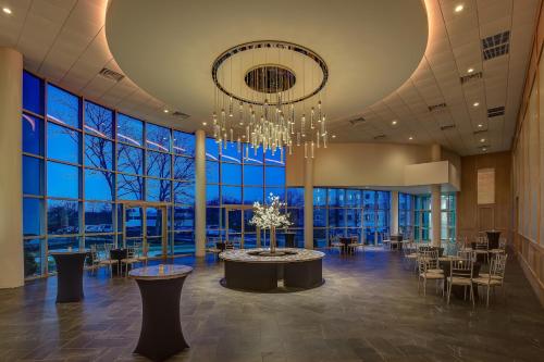 ห้องประชุม / บอลรูม, โรงแรมเชอราตัน อีตันทาวน์ (Sheraton Eatontown Hotel) in อีตันทาวน์ (NJ)