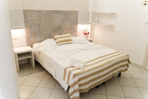 Strand Hotel - image 7