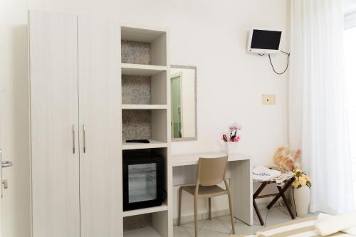 Strand Hotel - image 9