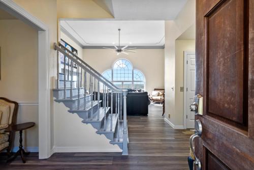 Adelines Lake View Elegant Home in Gated Community Sleeps 15 in Russellville, USA