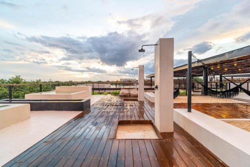 Exclusive Penthouse with Private Plunge Pool and Terrace - image 2