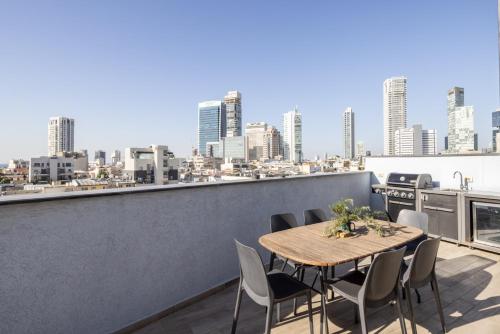 Tel-Aviv Rooftop Jacuzzi Penthouse by Sea N Rent Tel-Aviv Rooftop Jacuzzi Penthouse by Sea N Rent