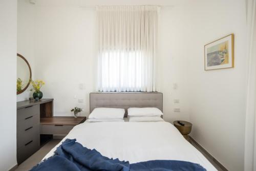 Tel-Aviv Rooftop Jacuzzi Penthouse by Sea N Rent Tel-Aviv Rooftop Jacuzzi Penthouse by Sea N Rent