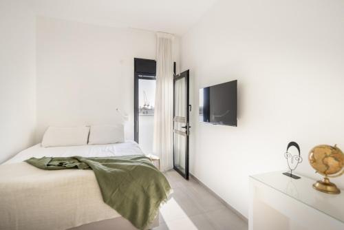 Tel-Aviv Rooftop Jacuzzi Penthouse by Sea N Rent Tel-Aviv Rooftop Jacuzzi Penthouse by Sea N Rent