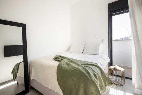 Tel-Aviv Rooftop Jacuzzi Penthouse by Sea N Rent Tel-Aviv Rooftop Jacuzzi Penthouse by Sea N Rent