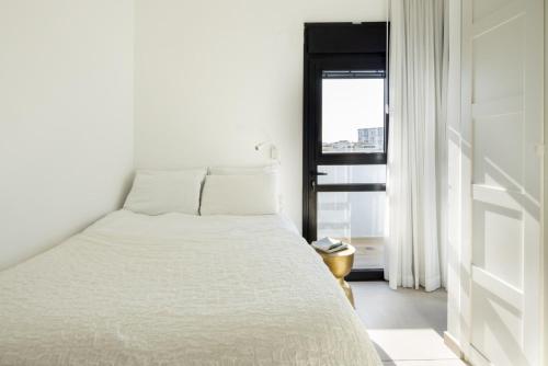 Tel-Aviv Rooftop Jacuzzi Penthouse by Sea N Rent Tel-Aviv Rooftop Jacuzzi Penthouse by Sea N Rent