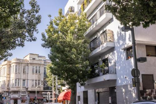 Tel-Aviv Rooftop Jacuzzi Penthouse by Sea N Rent Tel-Aviv Rooftop Jacuzzi Penthouse by Sea N Rent