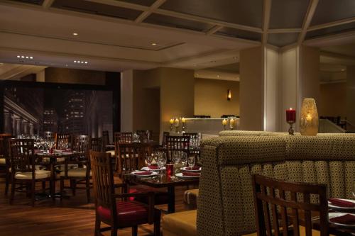 Kansas City Marriott Downtown - image 2