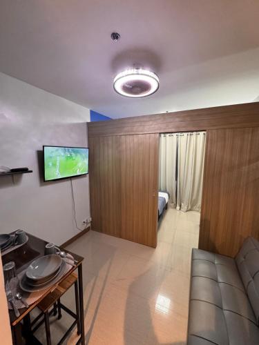 Iris Suites, Manila